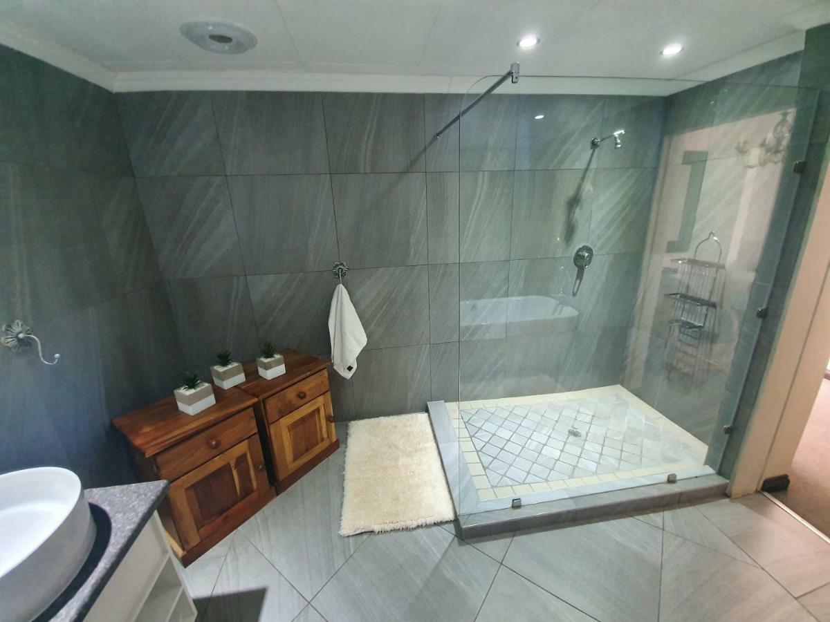 Leach Lodge 库鲁曼 外观 照片